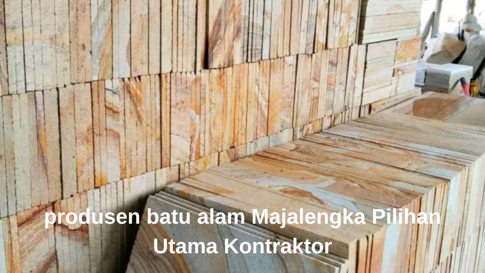 Detail tampak dekat permukaan batu hias hasil produksi produsen batu alam Majalengka